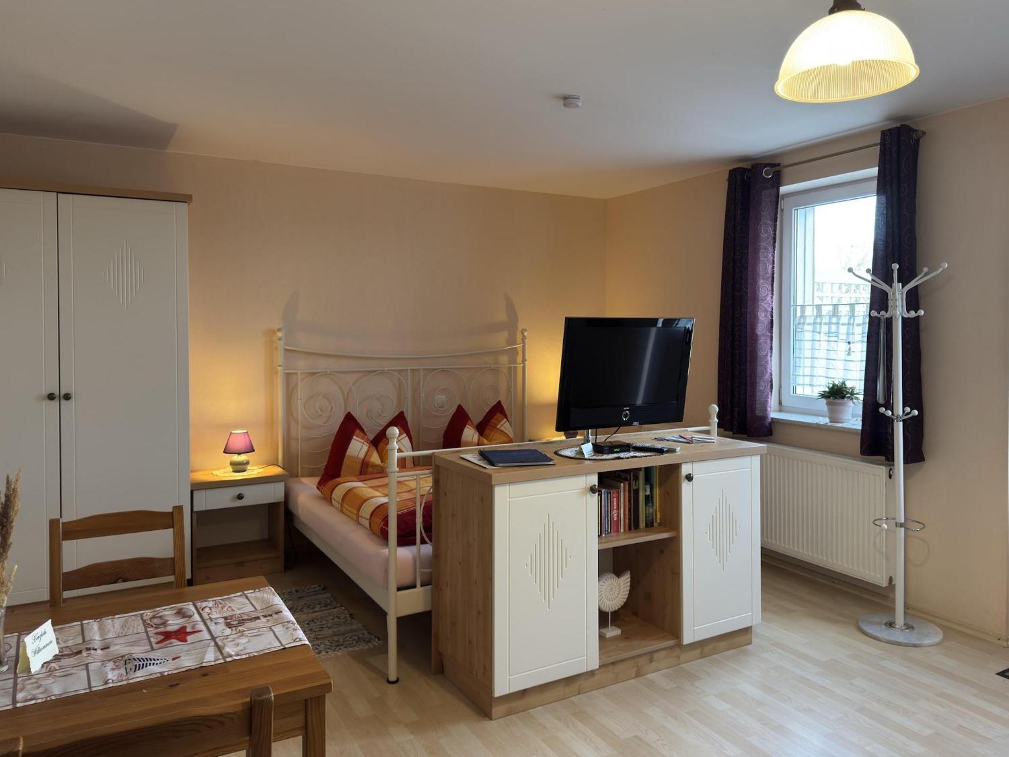 Pretty Apartment In Wiek With Garden Wiek auf Ruegen Exterior photo